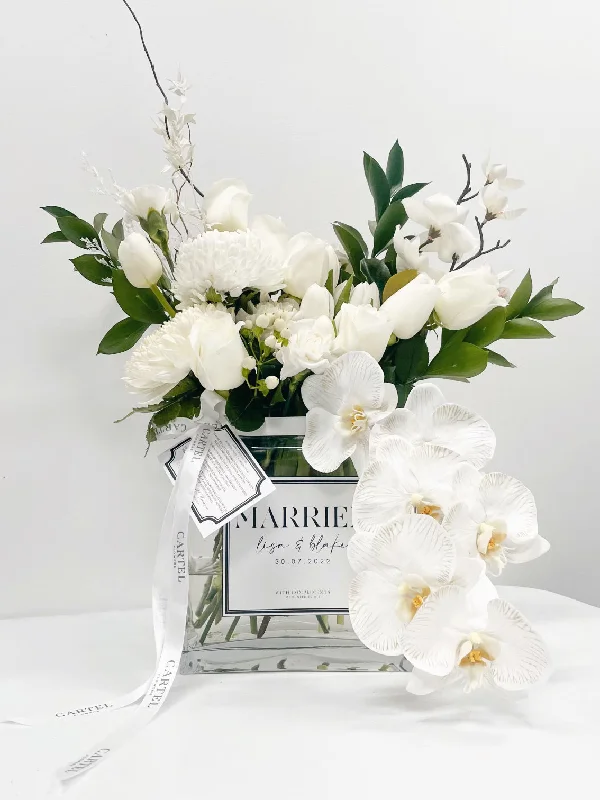 Luxury ceiling fans with lights-Personalised Glass Vase + Mixed Blooms